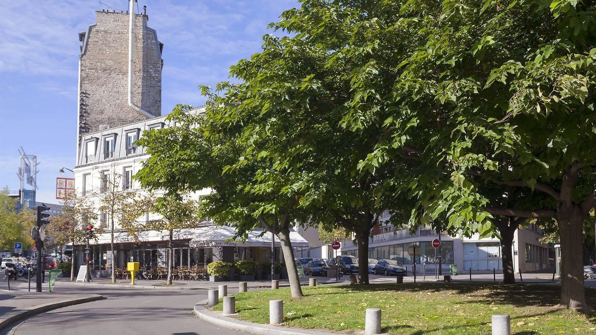 De La Place Des Alpes Hotel