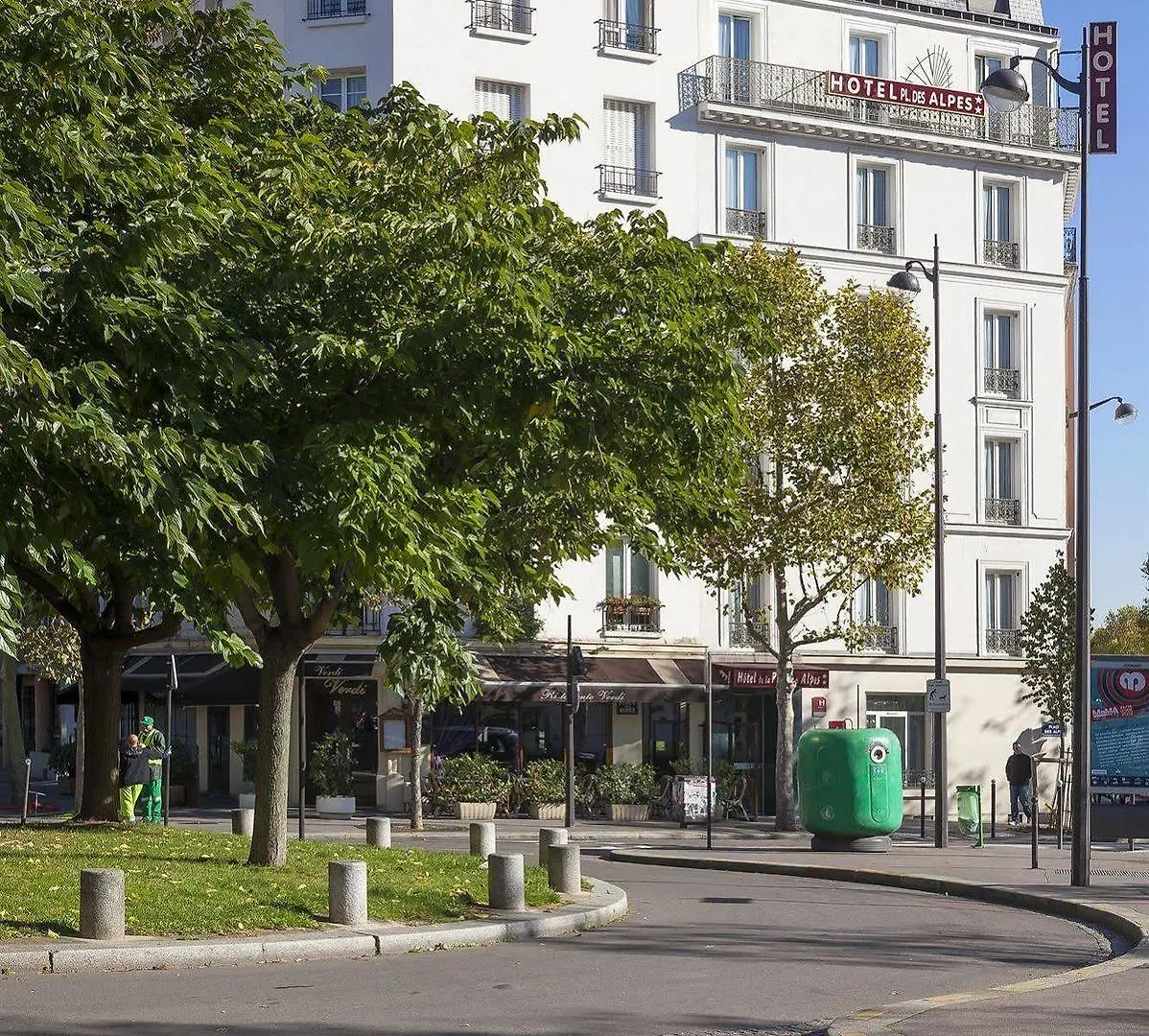 De La Place Des Alpes Hotel